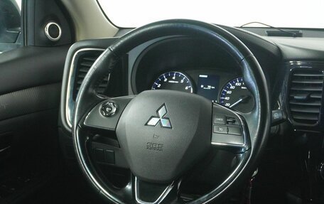 Mitsubishi Outlander III рестайлинг 3, 2015 год, 1 500 000 рублей, 16 фотография