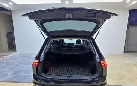 Volkswagen Tiguan II, 2022 год, 2 449 000 рублей, 7 фотография