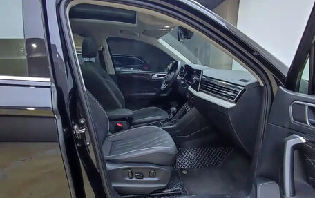 Volkswagen Tiguan II, 2022 год, 2 449 000 рублей, 8 фотография
