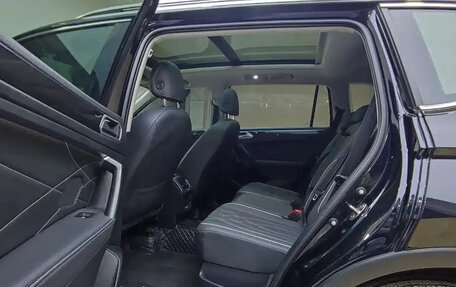 Volkswagen Tiguan II, 2022 год, 2 449 000 рублей, 9 фотография
