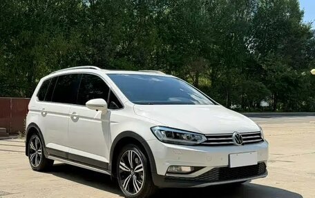 Volkswagen Touran III, 2022 год, 1 600 004 рублей, 3 фотография