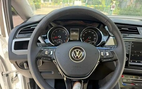 Volkswagen Touran III, 2022 год, 1 600 004 рублей, 13 фотография