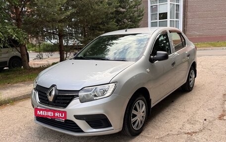 Renault Logan II, 2020 год, 900 000 рублей, 9 фотография