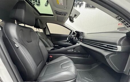 Hyundai Elantra, 2022 год, 1 170 000 рублей, 12 фотография