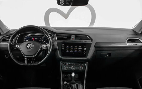 Volkswagen Tiguan II, 2017 год, 2 448 000 рублей, 9 фотография