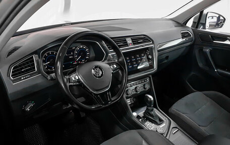 Volkswagen Tiguan II, 2017 год, 2 448 000 рублей, 8 фотография