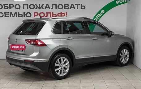 Volkswagen Tiguan II, 2017 год, 2 448 000 рублей, 4 фотография