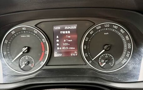 Skoda Octavia IV, 2022 год, 1 860 000 рублей, 15 фотография