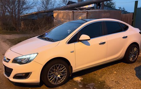 Opel Astra J, 2014 год, 1 000 000 рублей, 2 фотография