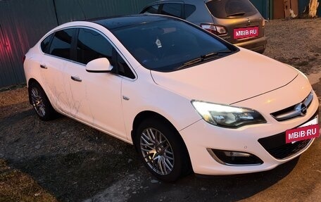 Opel Astra J, 2014 год, 1 000 000 рублей, 3 фотография
