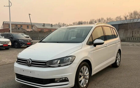 Volkswagen Touran III, 2022 год, 1 421 003 рублей, 1 фотография