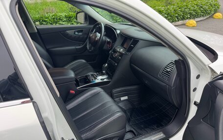 Infiniti FX II, 2011 год, 1 900 000 рублей, 19 фотография