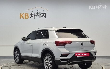 Volkswagen T-Roc I, 2021 год, 1 684 010 рублей, 2 фотография