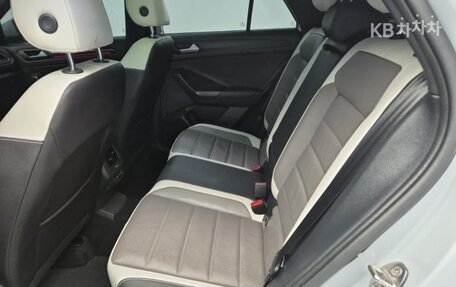 Volkswagen T-Roc I, 2021 год, 1 684 010 рублей, 12 фотография