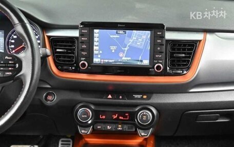 KIA Stonic, 2019 год, 1 268 010 рублей, 14 фотография