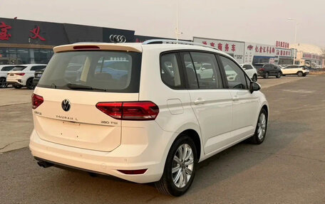 Volkswagen Touran III, 2022 год, 1 421 003 рублей, 4 фотография