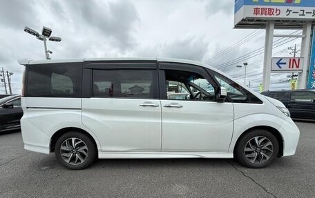 Honda Stepwgn IV, 2017 год, 1 600 000 рублей, 3 фотография