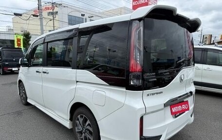 Honda Stepwgn IV, 2017 год, 1 600 000 рублей, 7 фотография