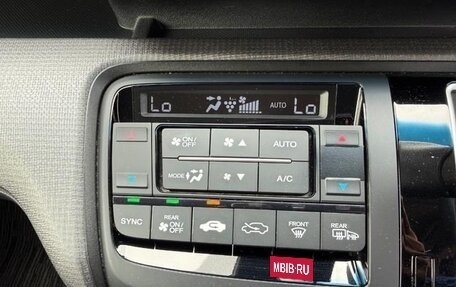 Honda Stepwgn IV, 2017 год, 1 600 000 рублей, 14 фотография