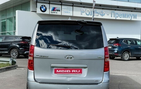 Hyundai Grand Starex Grand Starex I рестайлинг 2, 2016 год, 2 990 000 рублей, 7 фотография