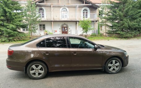 Volkswagen Jetta VI, 2013 год, 920 000 рублей, 2 фотография