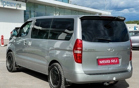 Hyundai Grand Starex Grand Starex I рестайлинг 2, 2016 год, 2 990 000 рублей, 8 фотография