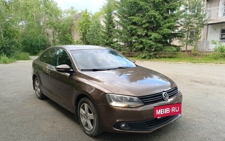 Volkswagen Jetta VI, 2013 год, 920 000 рублей, 3 фотография