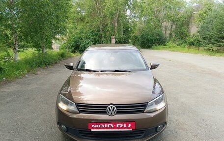 Volkswagen Jetta VI, 2013 год, 920 000 рублей, 4 фотография