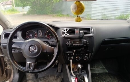 Volkswagen Jetta VI, 2013 год, 920 000 рублей, 9 фотография