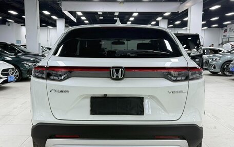 Honda Vezel, 2023 год, 1 760 000 рублей, 5 фотография