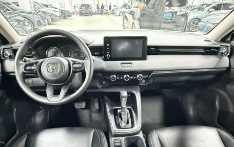 Honda Vezel, 2023 год, 1 760 000 рублей, 10 фотография