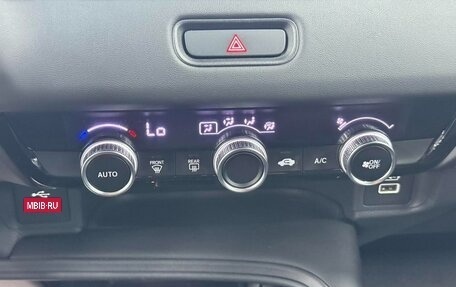 Honda Vezel, 2023 год, 1 760 000 рублей, 12 фотография