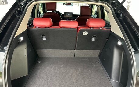 Honda Vezel, 2023 год, 1 800 000 рублей, 12 фотография