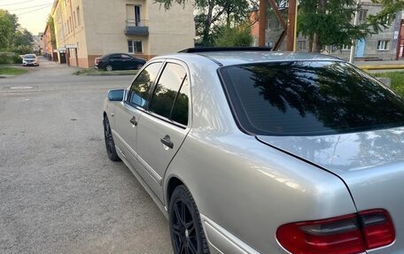 Mercedes-Benz E-Класс, 1995 год, 550 000 рублей, 7 фотография