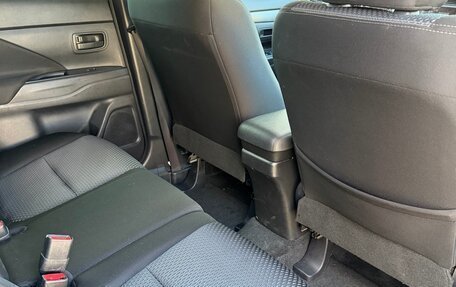 Mitsubishi Outlander III рестайлинг 3, 2017 год, 1 850 000 рублей, 17 фотография