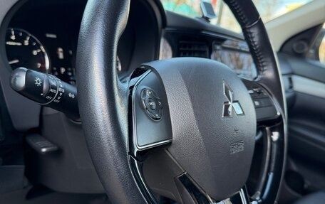 Mitsubishi Outlander III рестайлинг 3, 2017 год, 1 850 000 рублей, 26 фотография