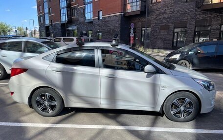 Hyundai Solaris II рестайлинг, 2015 год, 830 000 рублей, 3 фотография