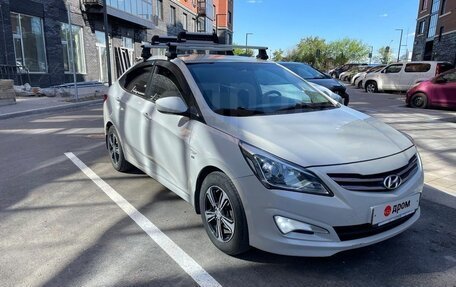 Hyundai Solaris II рестайлинг, 2015 год, 830 000 рублей, 2 фотография