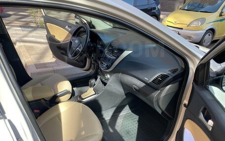 Hyundai Solaris II рестайлинг, 2015 год, 830 000 рублей, 9 фотография