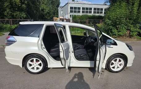 Honda Fit Shuttle I рестайлинг, 2014 год, 1 099 000 рублей, 6 фотография