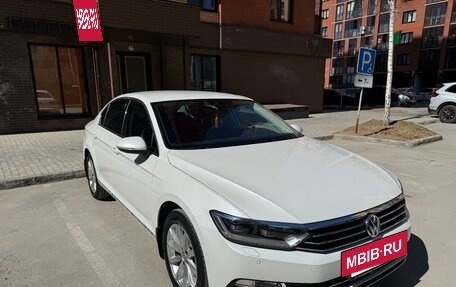 Volkswagen Passat B8 рестайлинг, 2015 год, 2 300 000 рублей, 2 фотография
