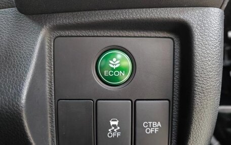 Honda Vezel, 2016 год, 1 340 000 рублей, 11 фотография