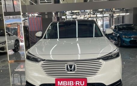 Honda Vezel, 2023 год, 1 835 000 рублей, 2 фотография