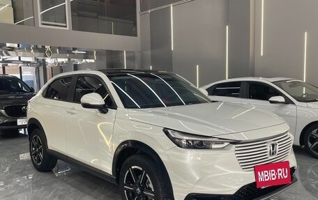 Honda Vezel, 2023 год, 1 835 000 рублей, 3 фотография