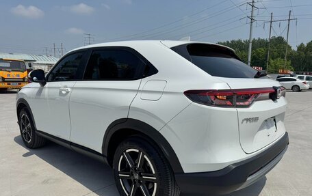 Honda Vezel, 2023 год, 1 830 000 рублей, 6 фотография