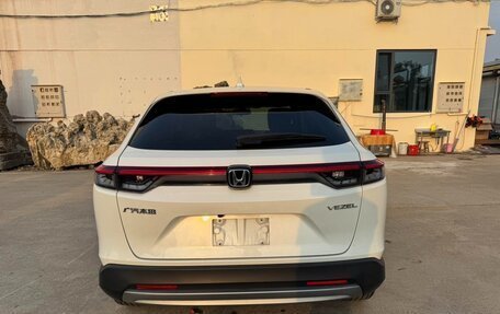 Honda Vezel, 2023 год, 1 815 000 рублей, 4 фотография