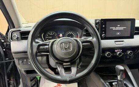 Honda Vezel, 2023 год, 1 820 000 рублей, 12 фотография