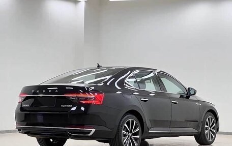 Skoda Superb III рестайлинг, 2025 год, 2 140 000 рублей, 5 фотография