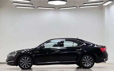 Skoda Superb III рестайлинг, 2025 год, 2 140 000 рублей, 3 фотография