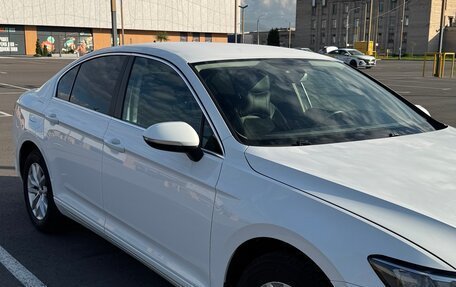 Volkswagen Passat B8 рестайлинг, 2020 год, 1 950 000 рублей, 3 фотография
